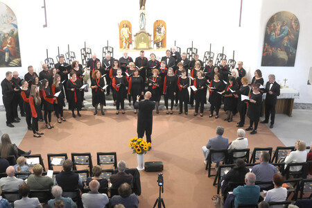Letni koncert Komorni zbor Fran Gerbič, gostje MePZ Postojna 31 Foto Ljubo Vukelič